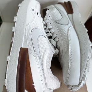 Nike Waffle One SE Sneaker, size 8 Women's